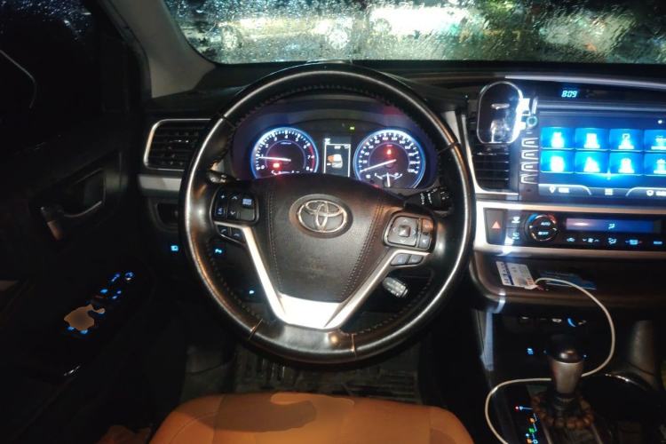 Used Toyota Highlander 2018 2.0T Four-Wheel Drive Knight Edition 7 Seats China VI Standard Steering Wheel