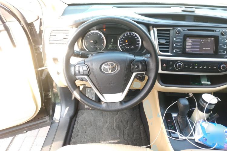 Used Toyota Highlander 2018 2.0T Four-Wheel Drive Elite Edition 7 Seats China VI Standard Steering Wheel