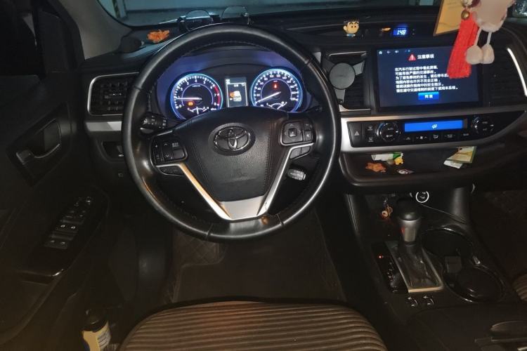 Used Toyota Highlander 2018 2.0T Four-Wheel Drive Luxury Edition 7 Seats China V Emission Standard Steering Wheel