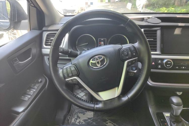 Used Toyota Highlander 2018 2.0T Four-Wheel Drive Prestige Version 7 Seats China VI Standard Steering Wheel