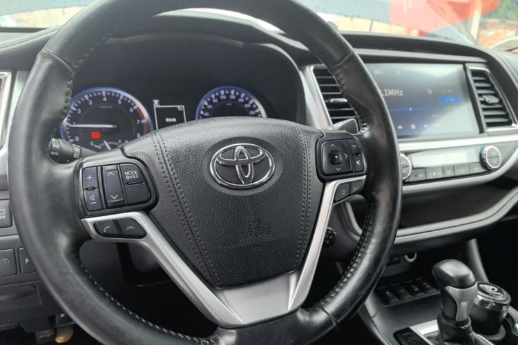 Used Toyota Highlander 2018 2.0T Four-Wheel Drive Ultimate Edition 7-Seater Emission Standard China V Steering Wheel