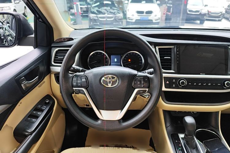 Used Toyota Highlander 2018 2.0T Two-Wheel Drive Elite Edition 7 Seats China VI Standard Steering Wheel
