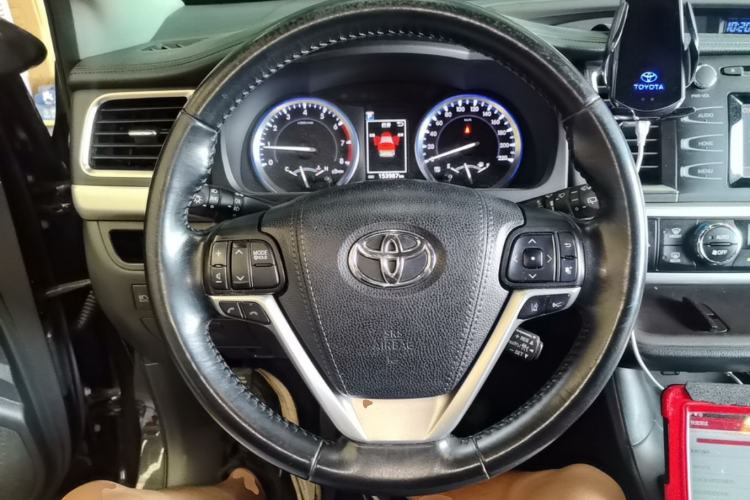 Used Toyota Highlander 2018 2.0T Four-Wheel Drive Luxury Edition 7 Seats China V Emission Standard Steering Wheel