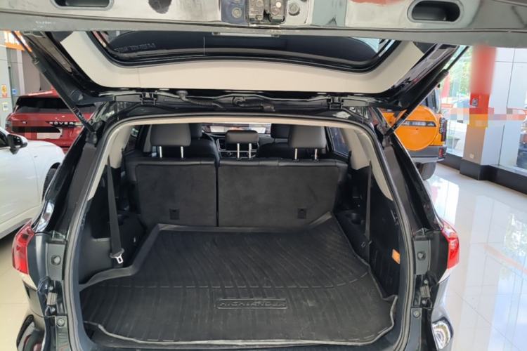 Used Toyota Highlander 2018 2.0T Four-Wheel Drive Luxury Edition 7 Seats China V Emission Standard Trunk