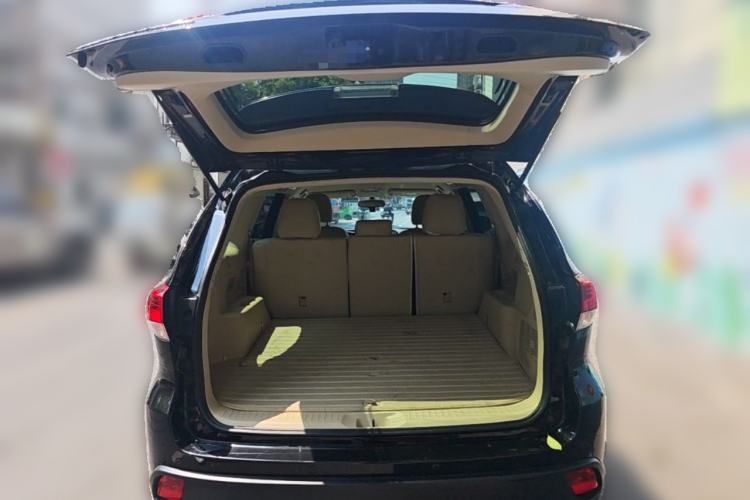 Used Toyota Highlander 2018 2.0T Two-Wheel Drive Elite Version 5 Seats China VI Standard Trunk