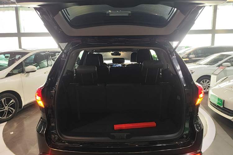 Used Toyota Highlander 2018 2.0T Four-Wheel Drive Luxury Version 7 Seats China VI Standard Trunk