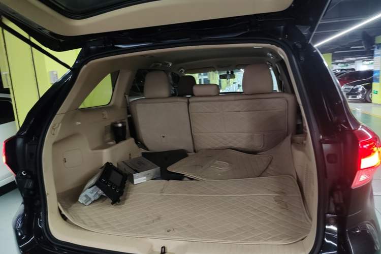 Used Toyota Highlander 2018 2.0T Two-Wheel Drive Elite Version 5 Seats China VI Standard Trunk