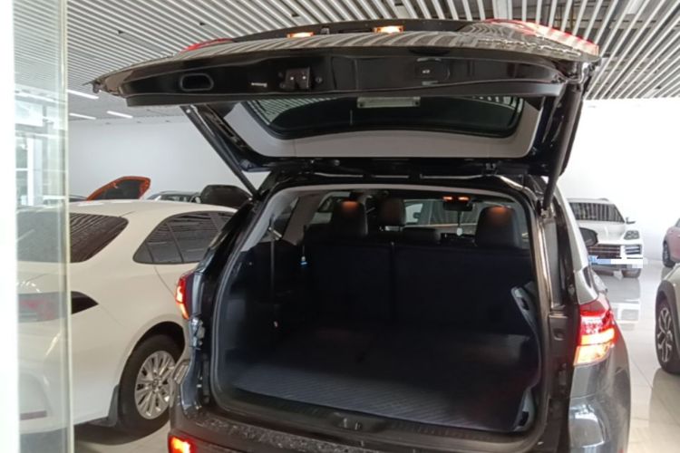 Used Toyota Highlander 2018 2.0T Four-Wheel Drive Luxury Version 7 Seats China VI Standard Trunk
