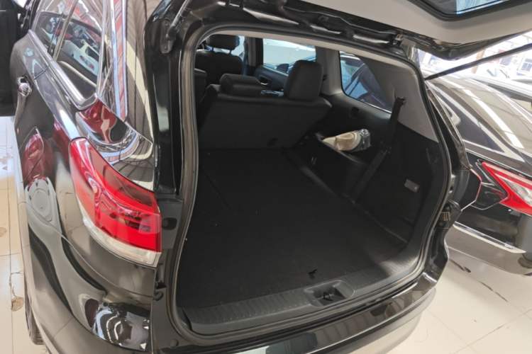 Used Toyota Highlander 2018 2.0T Four-Wheel Drive Luxury Edition 7 Seats China V Emission Standard Trunk