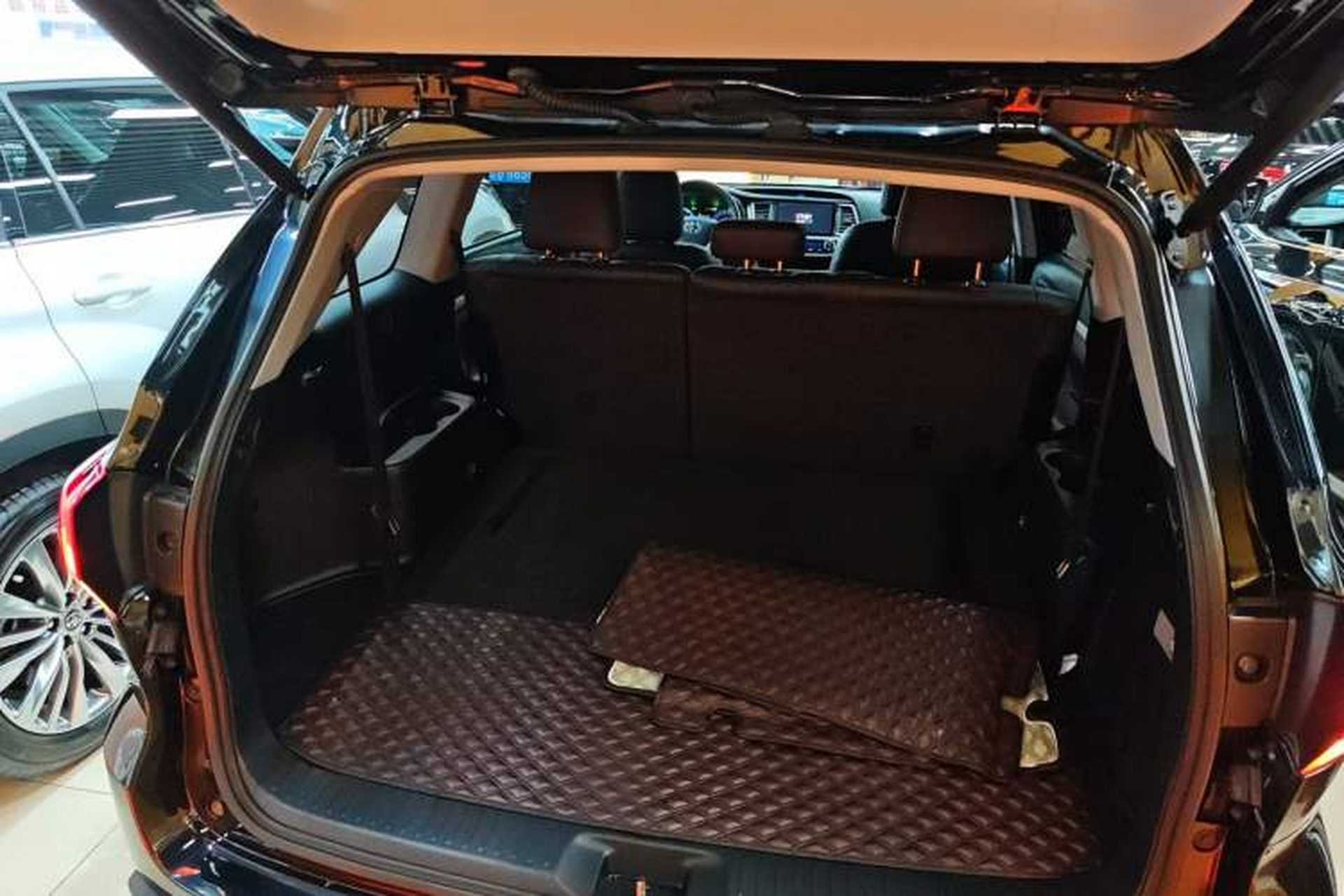Used Toyota Highlander 2018 2.0T Four-Wheel Drive Luxury Edition 7 Seats China V Emission Standard Trunk