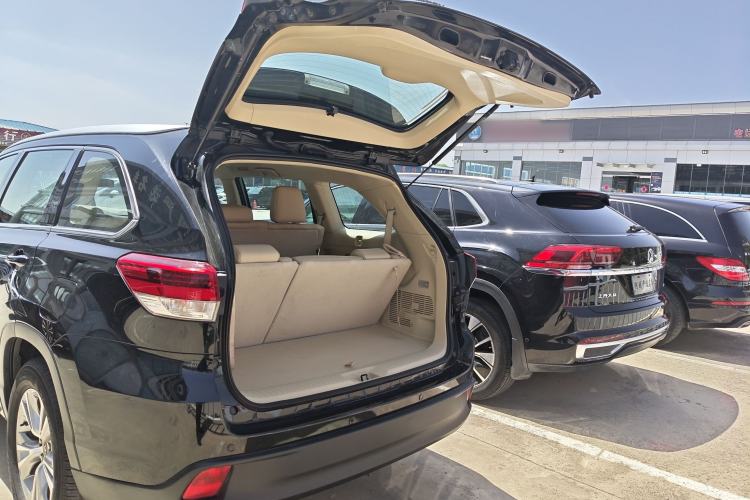 Used Toyota Highlander 2018 2.0T Four-Wheel Drive Elite Edition 7 Seats China V Standard Trunk