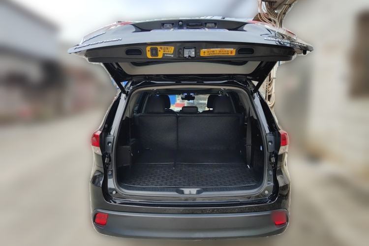Used Toyota Highlander 2018 2.0T Four-Wheel Drive Supreme Edition 7-Seater China VI Trunk