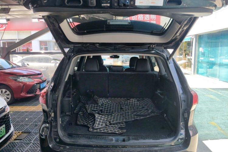 Used Toyota Highlander 2018 2.0T Four-Wheel Drive Prestige Version 7 Seats China VI Standard Trunk