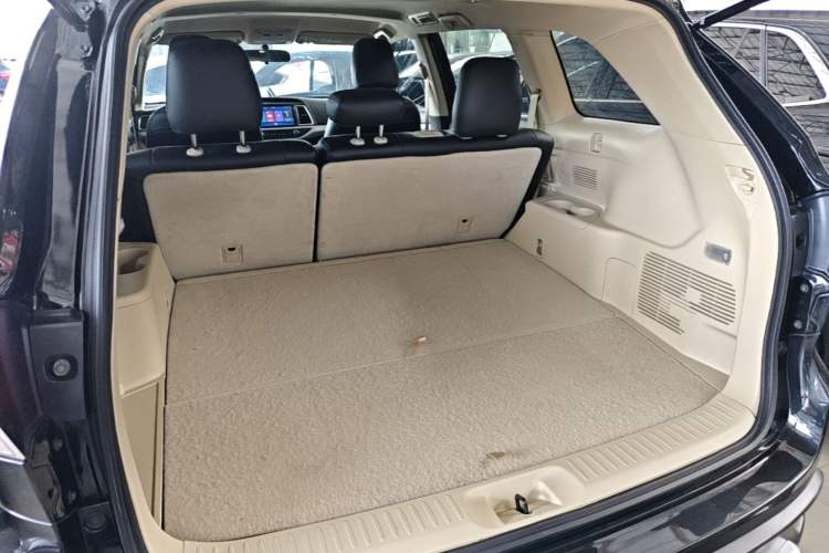 Used Toyota Highlander 2018 2.0T Two-Wheel Drive Elite Version 5 Seats China VI Standard Trunk