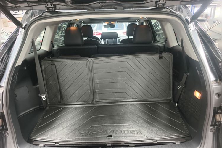 Used Toyota Highlander 2018 2.0T Four-Wheel Drive Supreme Edition 7-Seater China VI Trunk