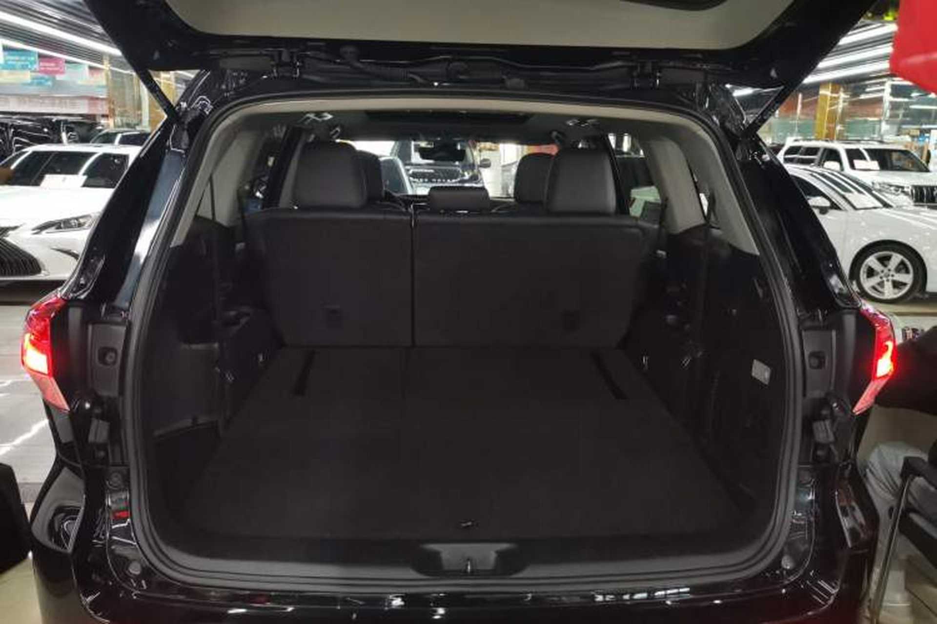 Used Toyota Highlander 2018 2.0T Four-Wheel Drive Luxury Edition 7 Seats China V Emission Standard Trunk