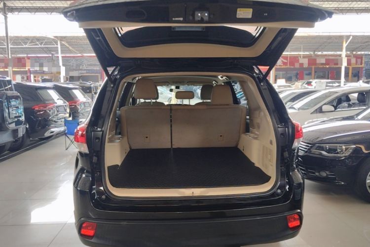 Used Toyota Highlander 2018 2.0T Two-Wheel Drive Elite Version 5 Seats China VI Standard Trunk