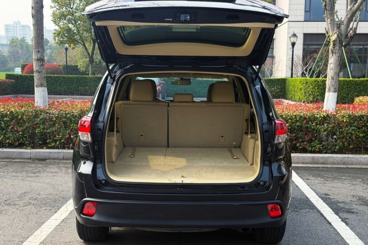 Used Toyota Highlander 2018 2.0T Four-Wheel Drive Elite Edition 7 Seats China V Standard Trunk