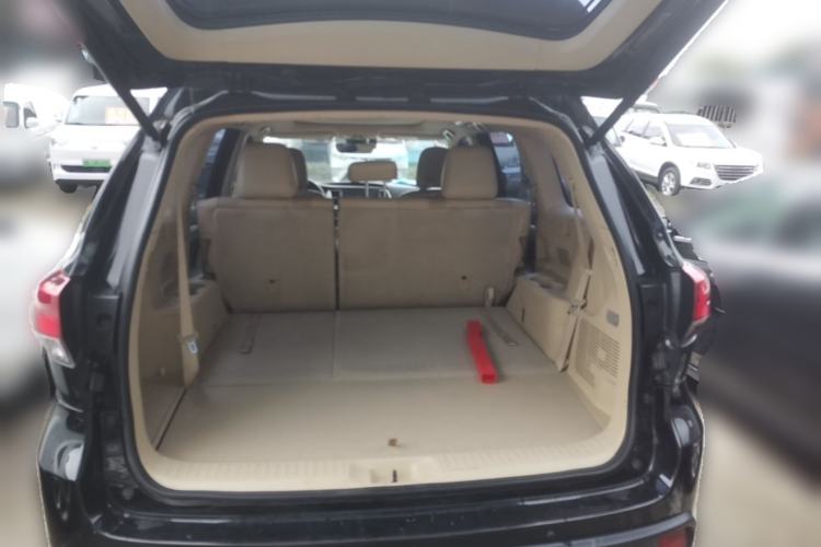 Used Toyota Highlander 2018 2.0T Four-Wheel Drive Luxury Version 7 Seats China VI Standard Trunk
