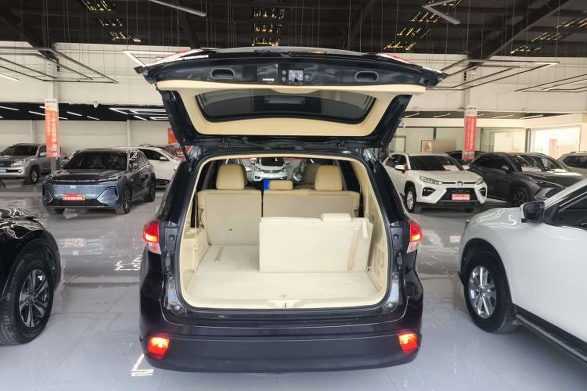 Used Toyota Highlander 2018 2.0T Four-Wheel Drive Elite Edition 7 Seats China VI Standard Trunk