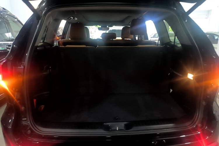 Used Toyota Highlander 2018 2.0T Four-Wheel Drive Knight Edition 7 Seats China VI Standard Trunk