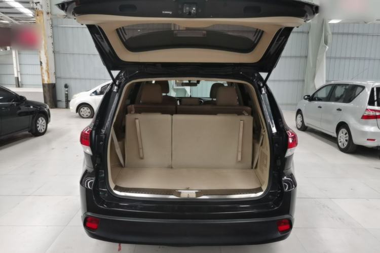 Used Toyota Highlander 2018 2.0T Four-Wheel Drive Elite Edition 7 Seats China V Standard Trunk