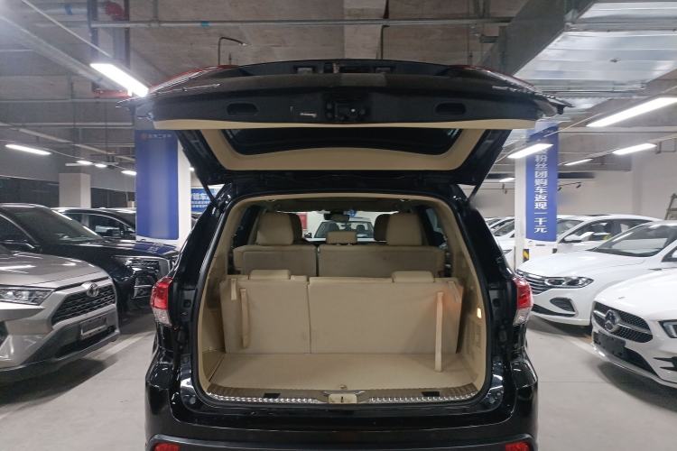Used Toyota Highlander 2018 2.0T Four-Wheel Drive Luxury Version 7 Seats China VI Standard Trunk