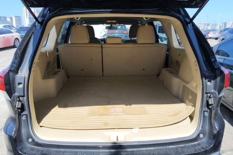 Used Toyota Highlander 2018 2.0T Two-Wheel Drive Elite Version 5 Seats China VI Standard Trunk