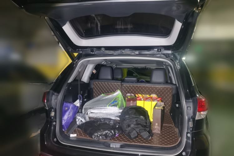 Used Toyota Highlander 2018 2.0T Four-Wheel Drive Luxury Version 7 Seats China VI Standard Trunk