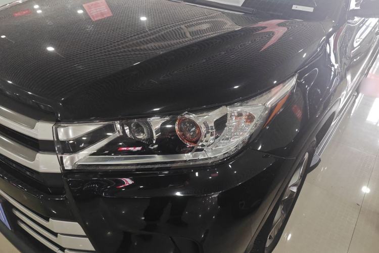 Used Toyota Highlander 2018 2.0T Four-Wheel Drive Luxury Version 7 Seats China VI Standard Trunk
