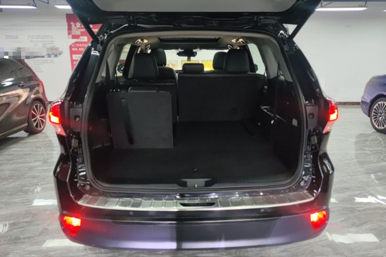 Used Toyota Highlander 2018 2.0T Two-Wheel Drive Luxury Edition 7 Seats China VI Standard Trunk