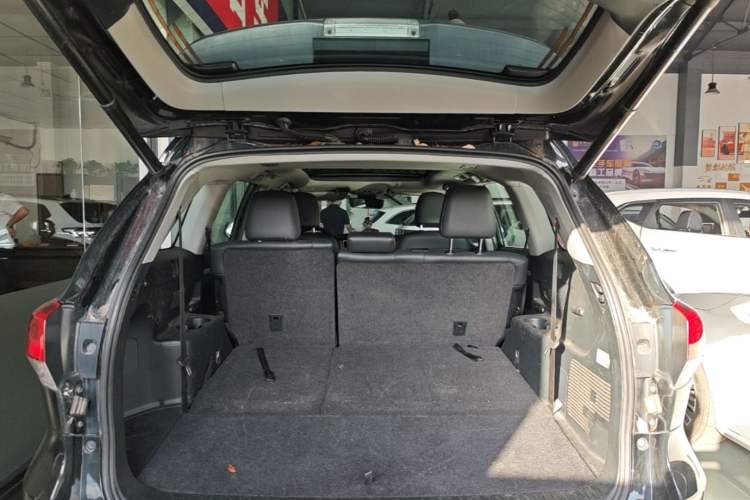 Used Toyota Highlander 2018 2.0T Four-Wheel Drive Prestige Version 7 Seats China VI Standard Trunk