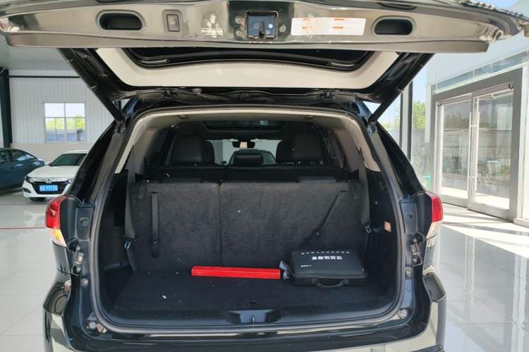 Used Toyota Highlander 2018 2.0T Four-Wheel Drive Prestige Version 7 Seats China V Emission Standard Trunk