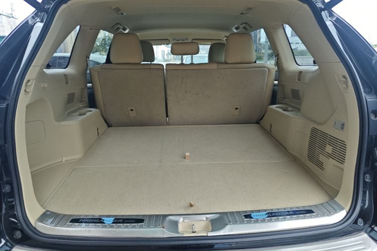 Used Toyota Highlander 2018 2.0T Two-Wheel Drive Elite Version 5 Seats China VI Standard Trunk