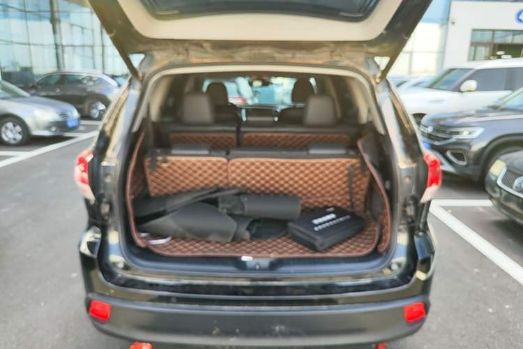 Used Toyota Highlander 2018 2.0T Four-Wheel Drive Ultimate Edition 7-Seater Emission Standard China V Trunk