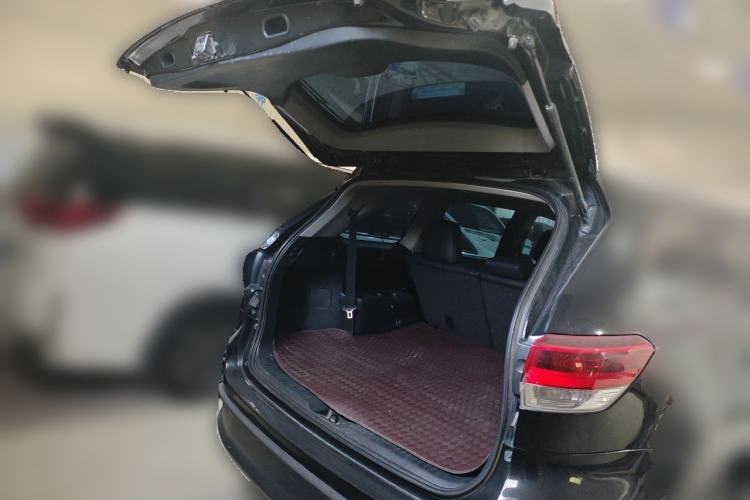 Used Toyota Highlander 2018 2.0T Four-Wheel Drive Luxury Edition 7 Seats China V Emission Standard Trunk