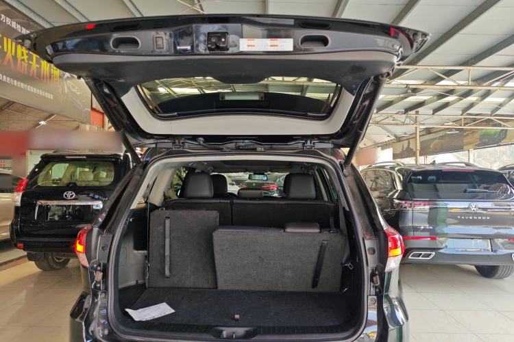Used Toyota Highlander 2018 2.0T Four-Wheel Drive Luxury Version 7 Seats China VI Standard Trunk