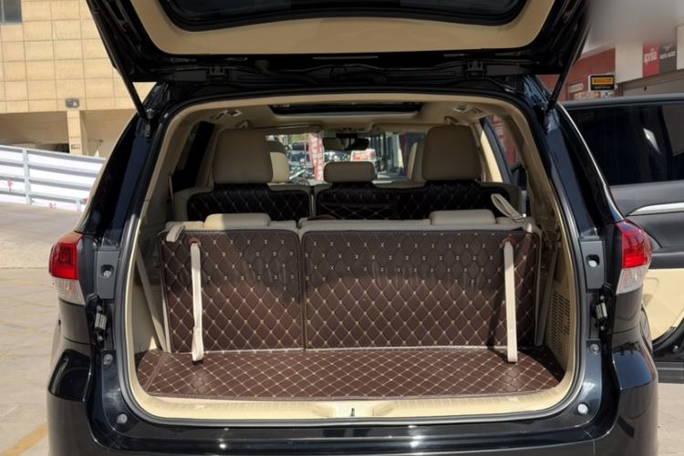 Used Toyota Highlander 2018 2.0T Four-Wheel Drive Luxury Edition 7 Seats China V Emission Standard Trunk