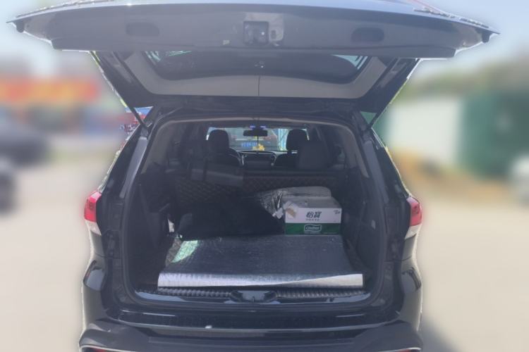 Used Toyota Highlander 2018 2.0T Four-Wheel Drive Luxury Edition 7 Seats China V Emission Standard Trunk