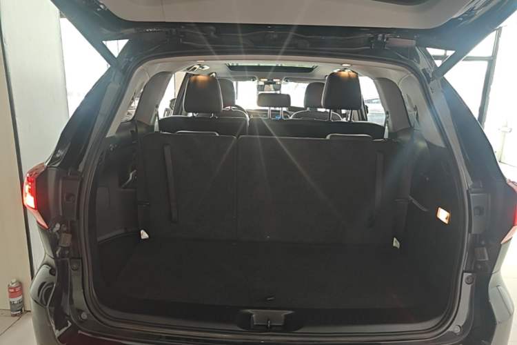 Used Toyota Highlander 2018 2.0T Four-Wheel Drive Prestige Version 7 Seats China VI Standard Trunk