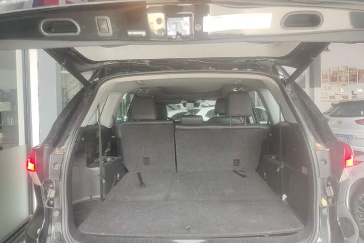 Used Toyota Highlander 2018 2.0T Four-Wheel Drive Prestige Version 7 Seats China VI Standard Trunk
