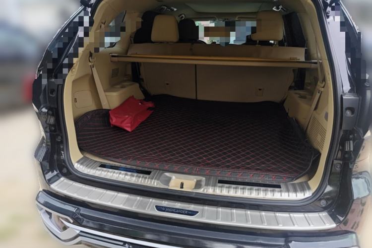 Used Toyota Highlander 2018 2.0T Four-Wheel Drive Luxury Edition 7 Seats China V Emission Standard Trunk
