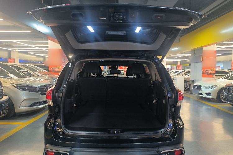 Used Toyota Highlander 2018 2.0T Four-Wheel Drive Luxury Version 7 Seats China VI Standard Trunk