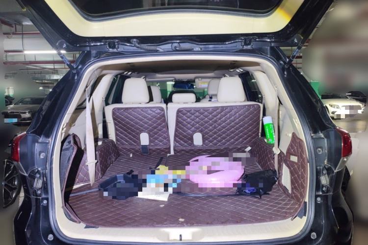 Used Toyota Highlander 2018 2.0T Four-Wheel Drive Luxury Edition 7 Seats China V Emission Standard Trunk