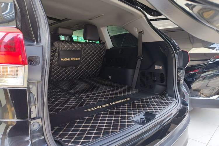 Used Toyota Highlander 2018 2.0T Four-Wheel Drive Luxury Version 7 Seats China VI Standard Trunk