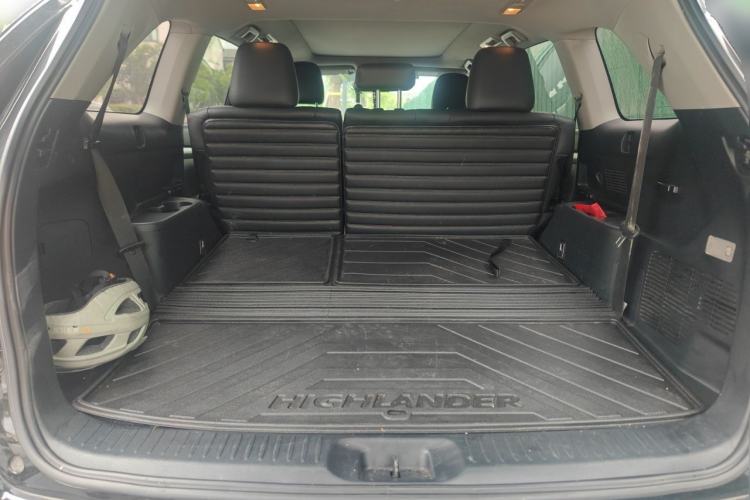 Used Toyota Highlander 2018 2.0T Four-Wheel Drive Prestige Version 7 Seats China V Emission Standard Trunk