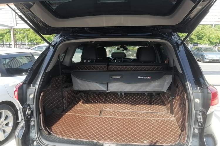 Used Toyota Highlander 2018 2.0T Four-Wheel Drive Luxury Version 7 Seats China VI Standard Trunk