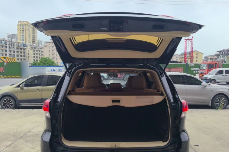 Used Toyota Highlander 2018 2.0T Two-Wheel Drive Elite Version 5 Seats China VI Standard Trunk
