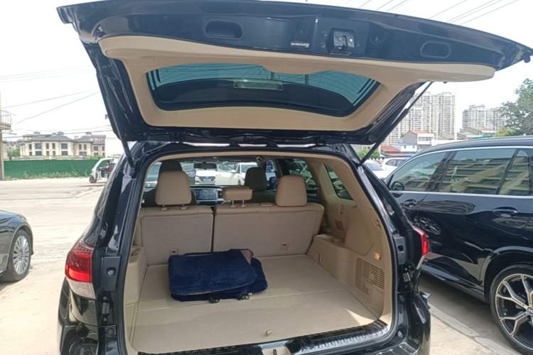 Used Toyota Highlander 2018 2.0T Two-Wheel Drive Elite Version 5 Seats China VI Standard Trunk
