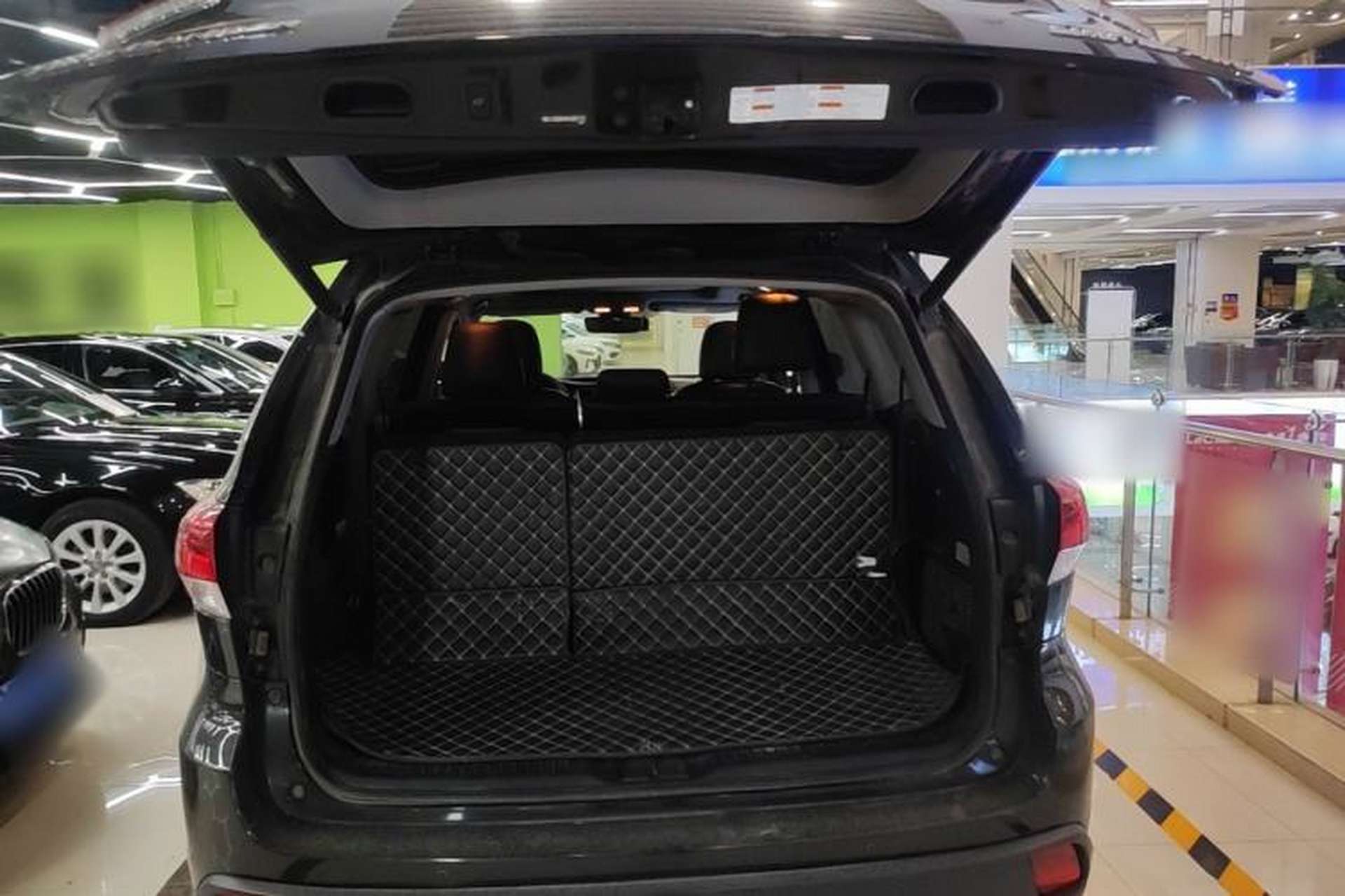 Used Toyota Highlander 2018 2.0T Four-Wheel Drive Supreme Edition 7-Seater China VI Trunk